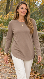 Sweatshirt mit geschwungenem Saum – Braun – Alltagslook