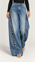 Marlena Jeans mit goldfarbenen Ösen – Blau – Hosenansicht