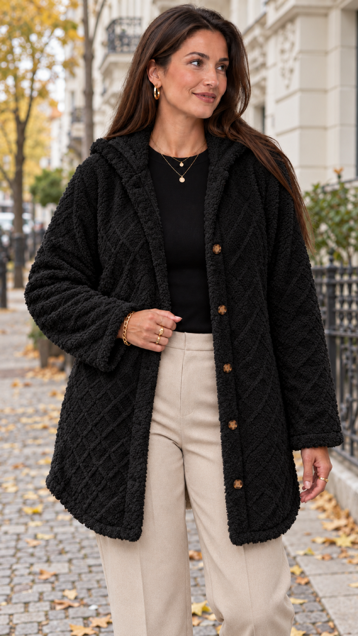 Damen Steppjacke mit Kapuze in Schwarz – Berlin Lifestyle