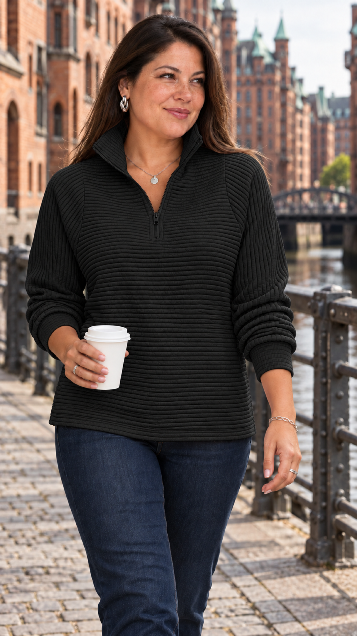 Vilja Pullover in Schwarz – hamburgo