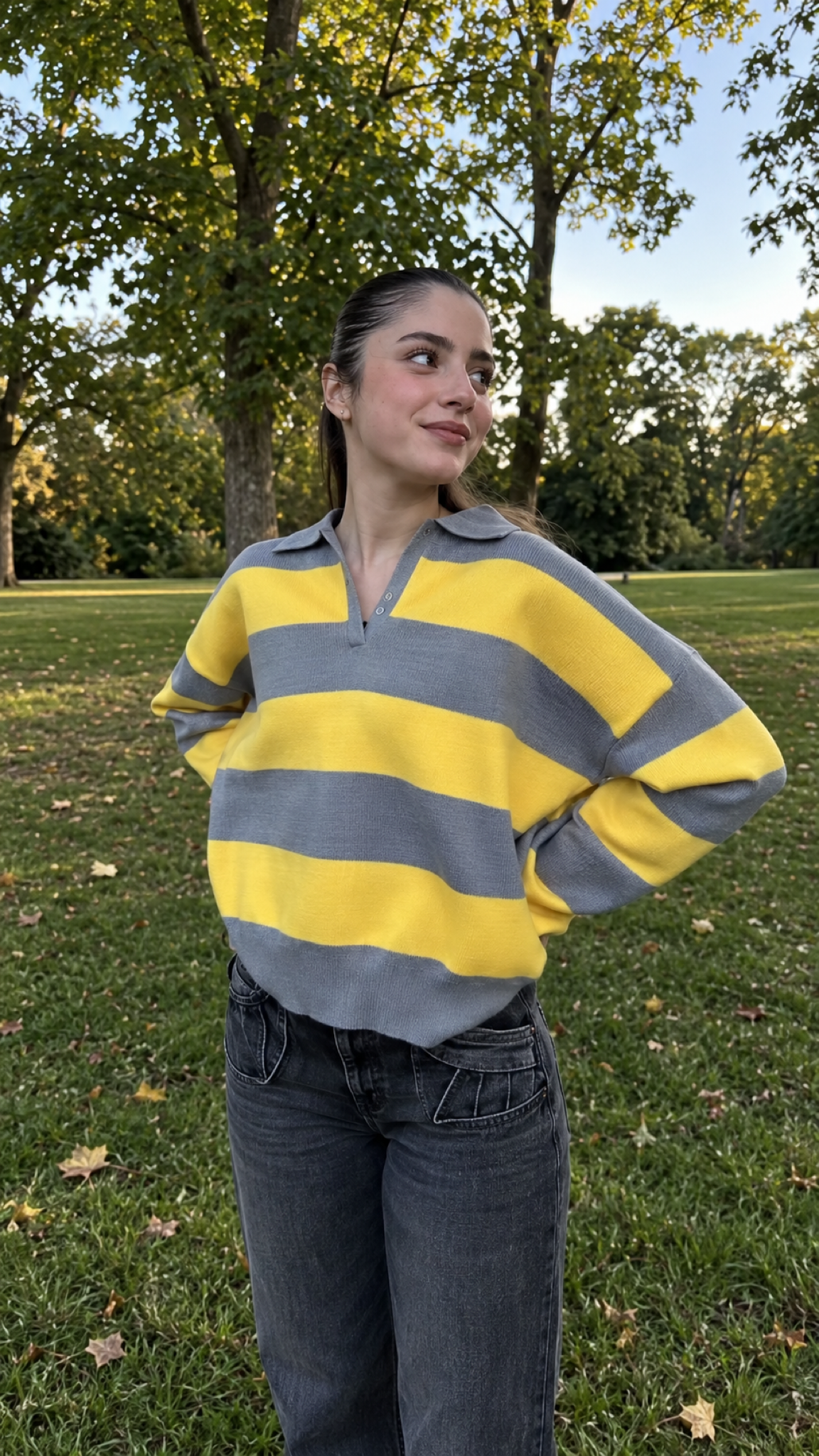 Marit – Gestreifter Strickpullover, Grau/Gelb